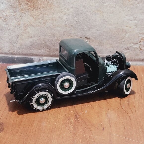 The Danbury Mint 1935 US  Mail Truck 1997 USPS 1:24 Scale Die Cast Metal Missing - Picture 15 of 16